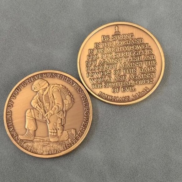 Military Commemorative Coin - Picture 1 of 3